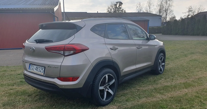 Hyundai Tucson cena 47900 przebieg: 238579, rok produkcji 2015 z Goleniów małe 56